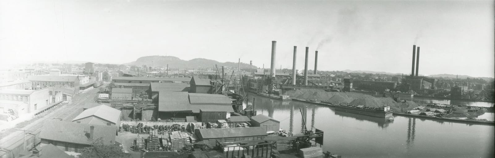 Factories on the filled riverbank near Grand Avenue, about 1910. Courtesy of the New Haven Museum.