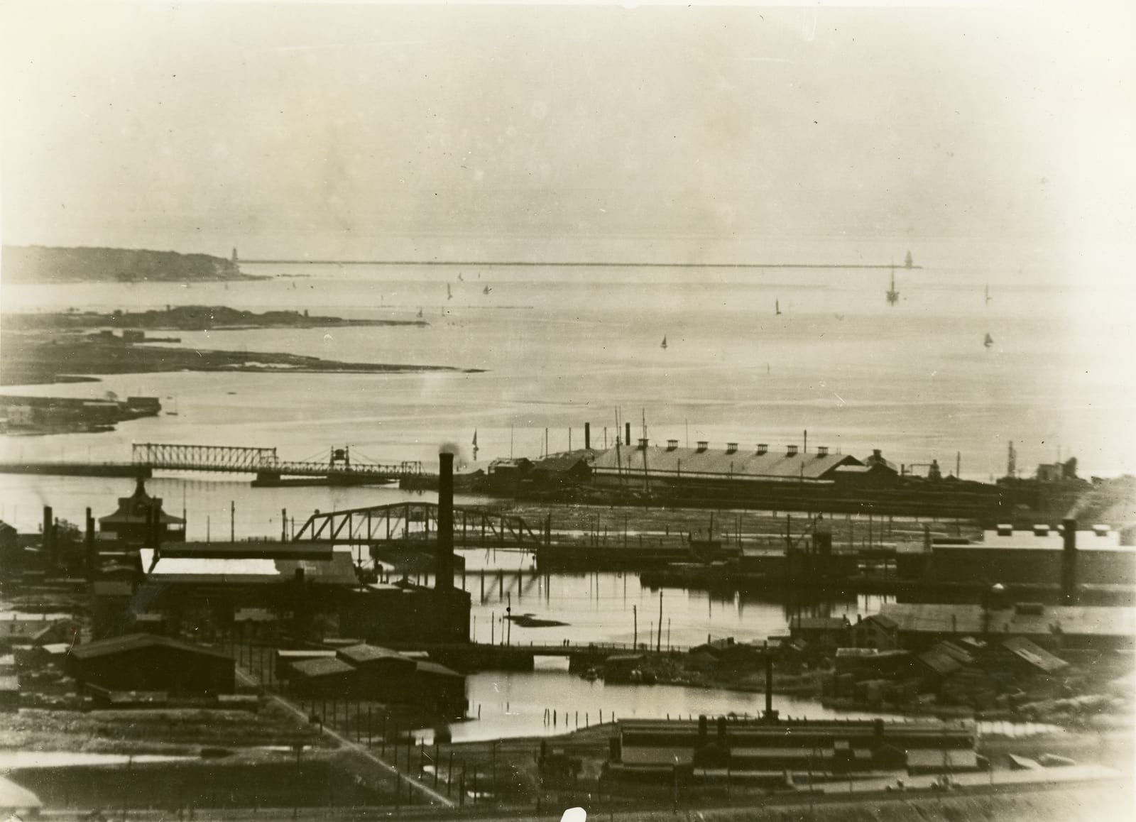 The Mill River and the harbour from East Rock, about 1890. Courtesy of the New Haven Museum.